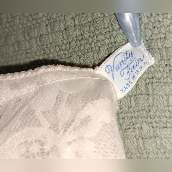 Vintage Vanity Fair Off-White Lace Full Slip. Made In USA. - Picture 9 of 16